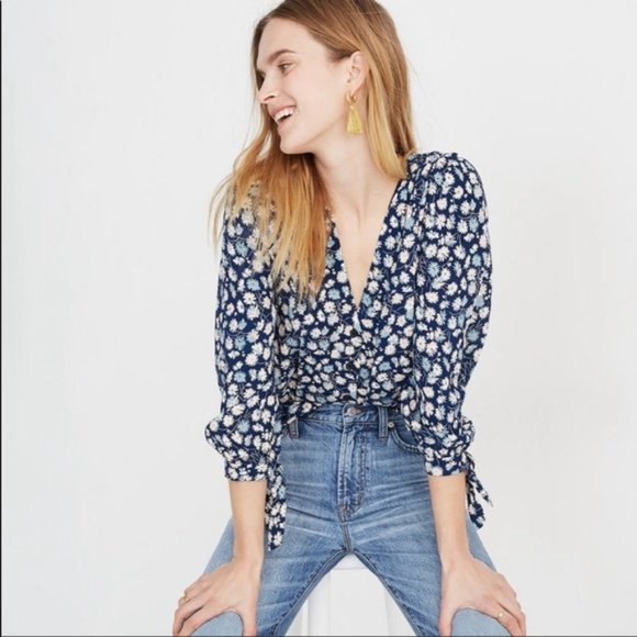 Madewell Tops - Madewell tie sleeve button down top French floral